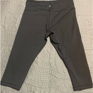 Zyia Black Light n Tight Hi-Rise Crop 17" Size 12 leggings EUC